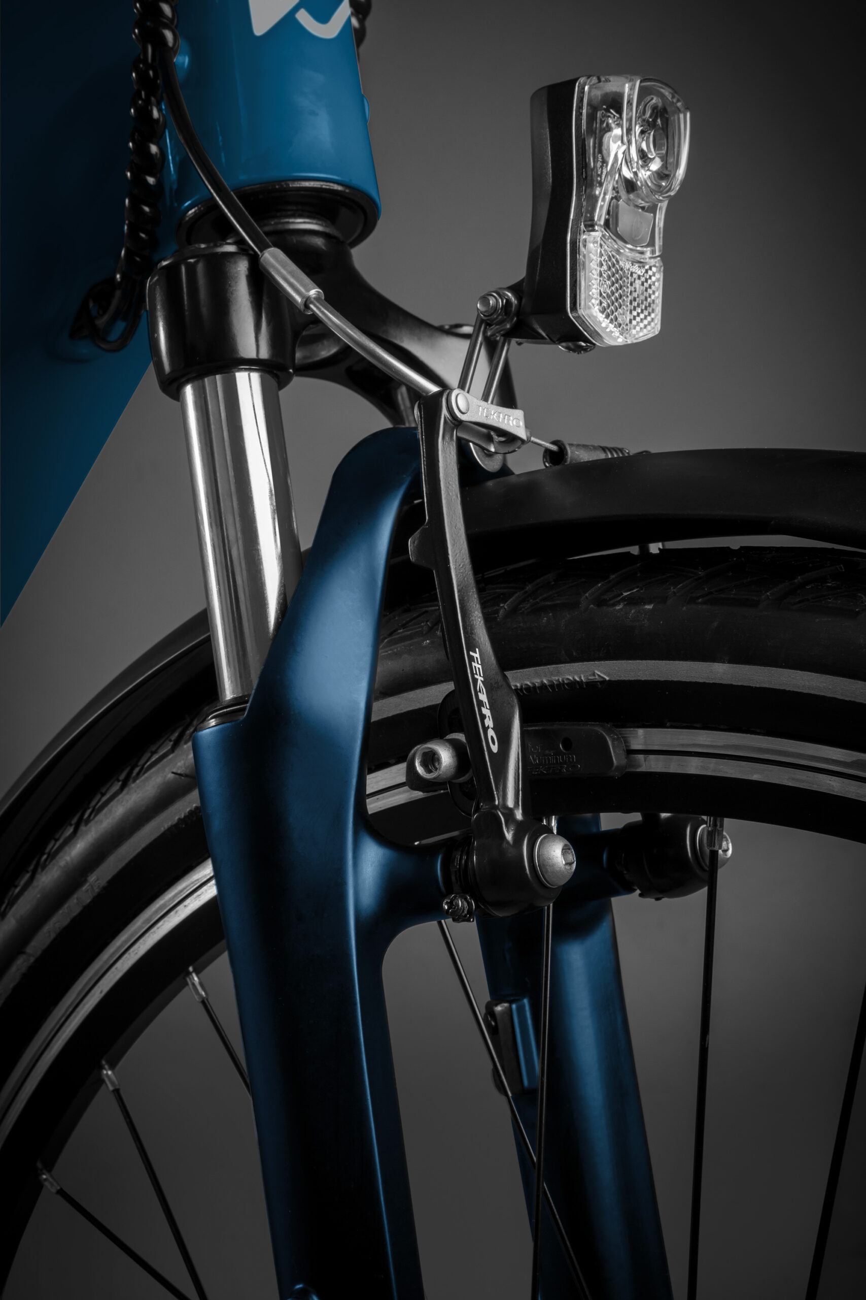 World Dimension Urban Haira Smart 28 bici elettrica trekking