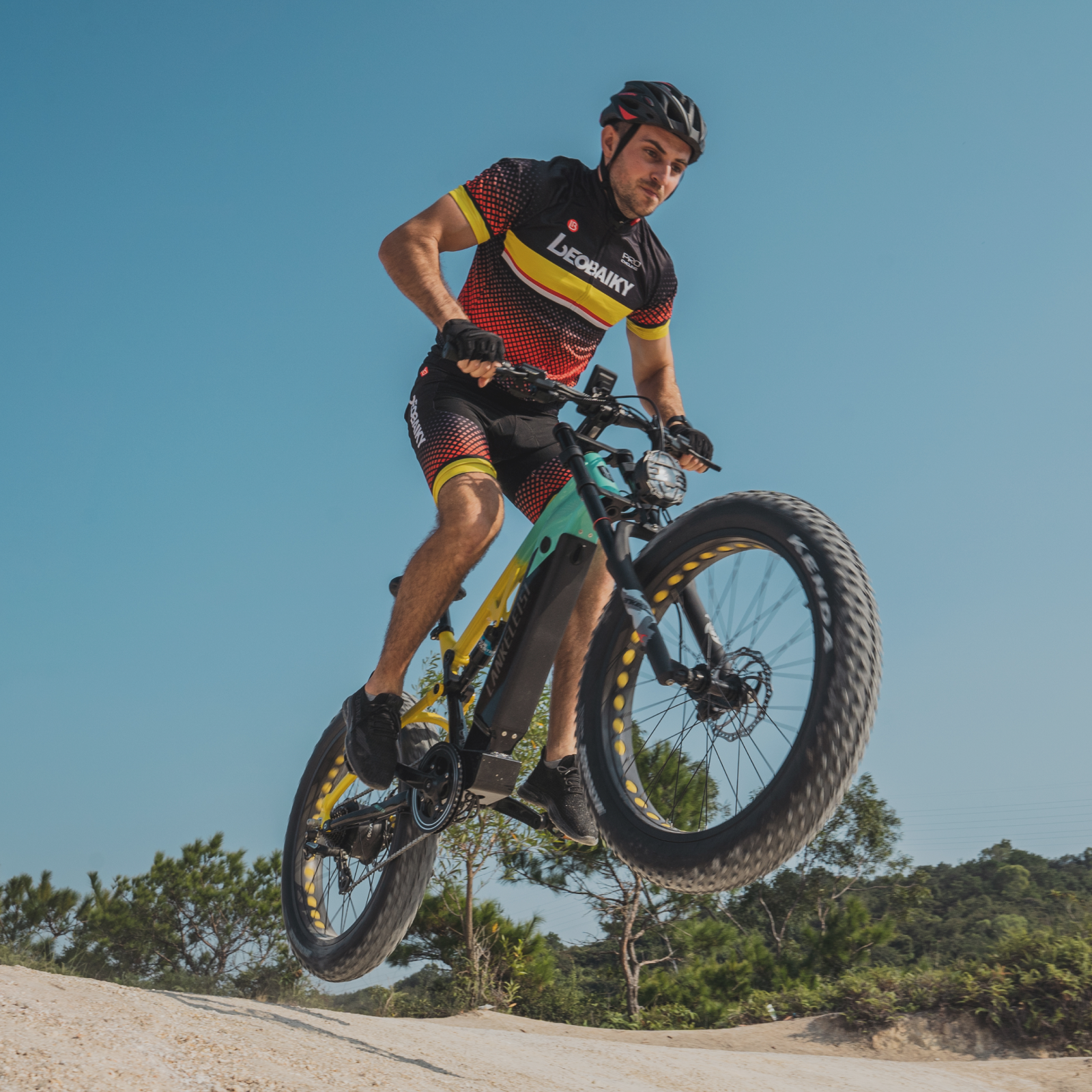 Lankeleisi RV800PLUS bici elettrica trekking 750W arancione