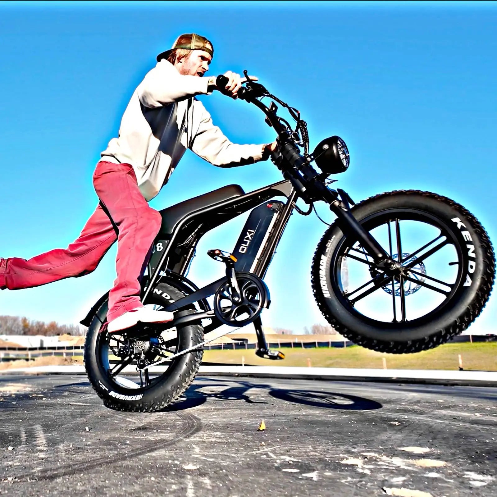 OUXI V8 Fat Bike Elettrica 750W Nera 48V 15Ah